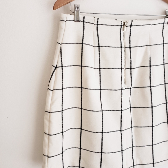 SOLD H&M Plaid Skirt - Picture 5 of 7
